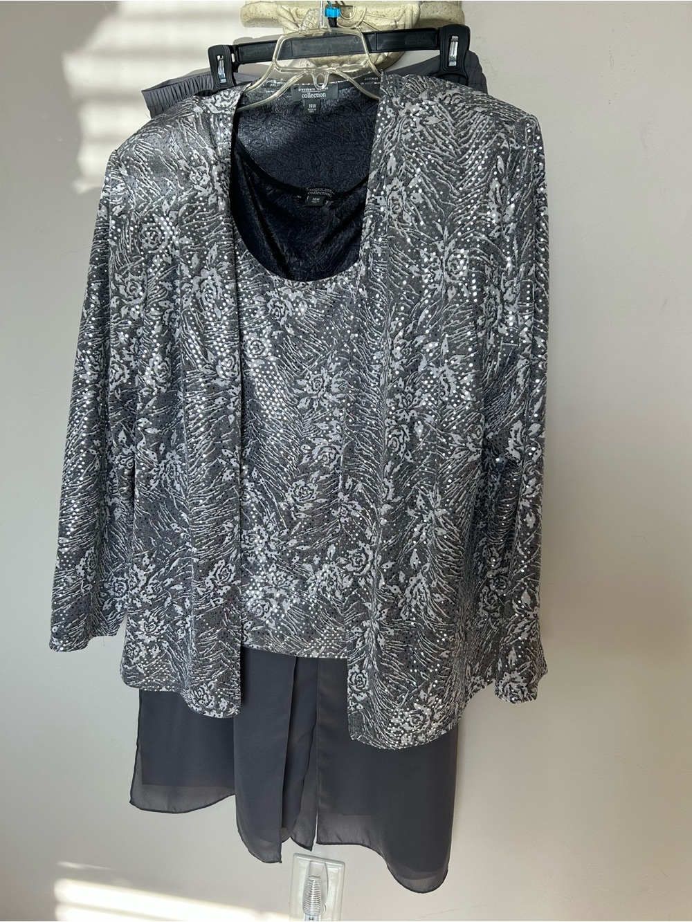 Gray & Silver Sequin Three-Piece Sequined Jacket & Top w  Chiffon Pants